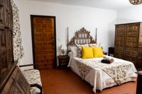 finca dormitorio chimenea 2